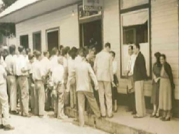 Foto de época sucursal Villa Quesada