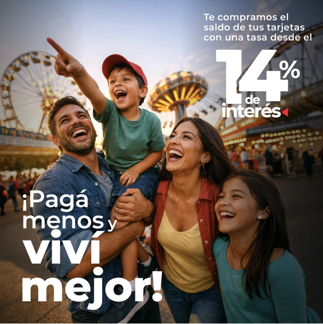 Mujer con su tarjeta